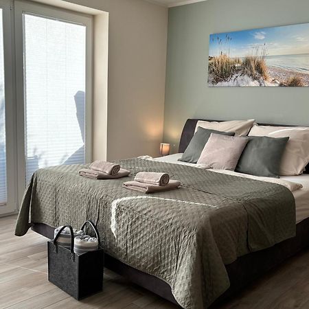 Kleine Auszeit -- Inklusive Parkplatz & Wifi, Geschirrspueler, Waschmaschine & Terrasse Mit Strandkorb -- Perfekt Fuer Urlaub & Business Scharbeutz Eksteriør billede