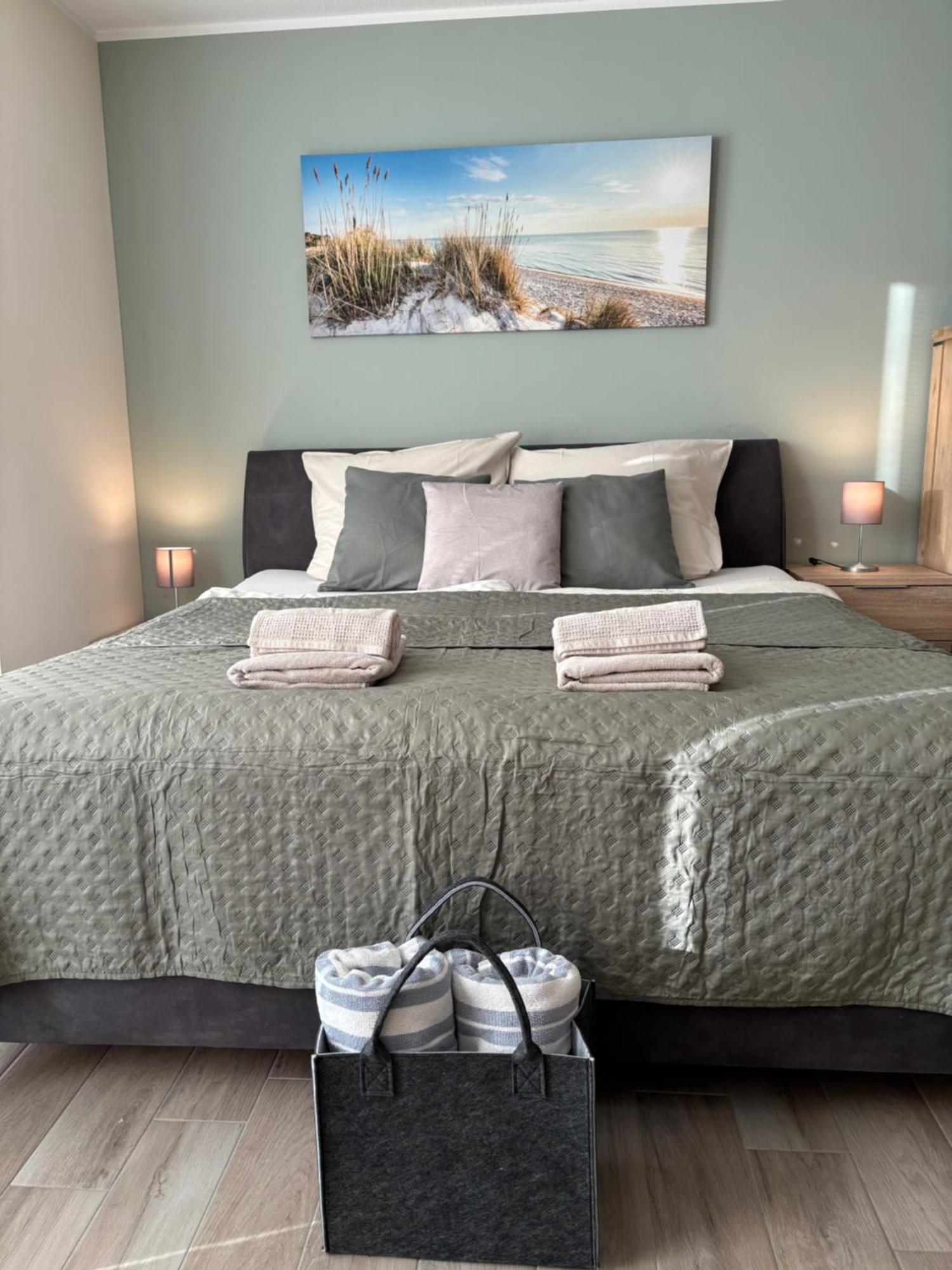 Kleine Auszeit -- Inklusive Parkplatz & Wifi, Geschirrspueler, Waschmaschine & Terrasse Mit Strandkorb -- Perfekt Fuer Urlaub & Business Scharbeutz Eksteriør billede