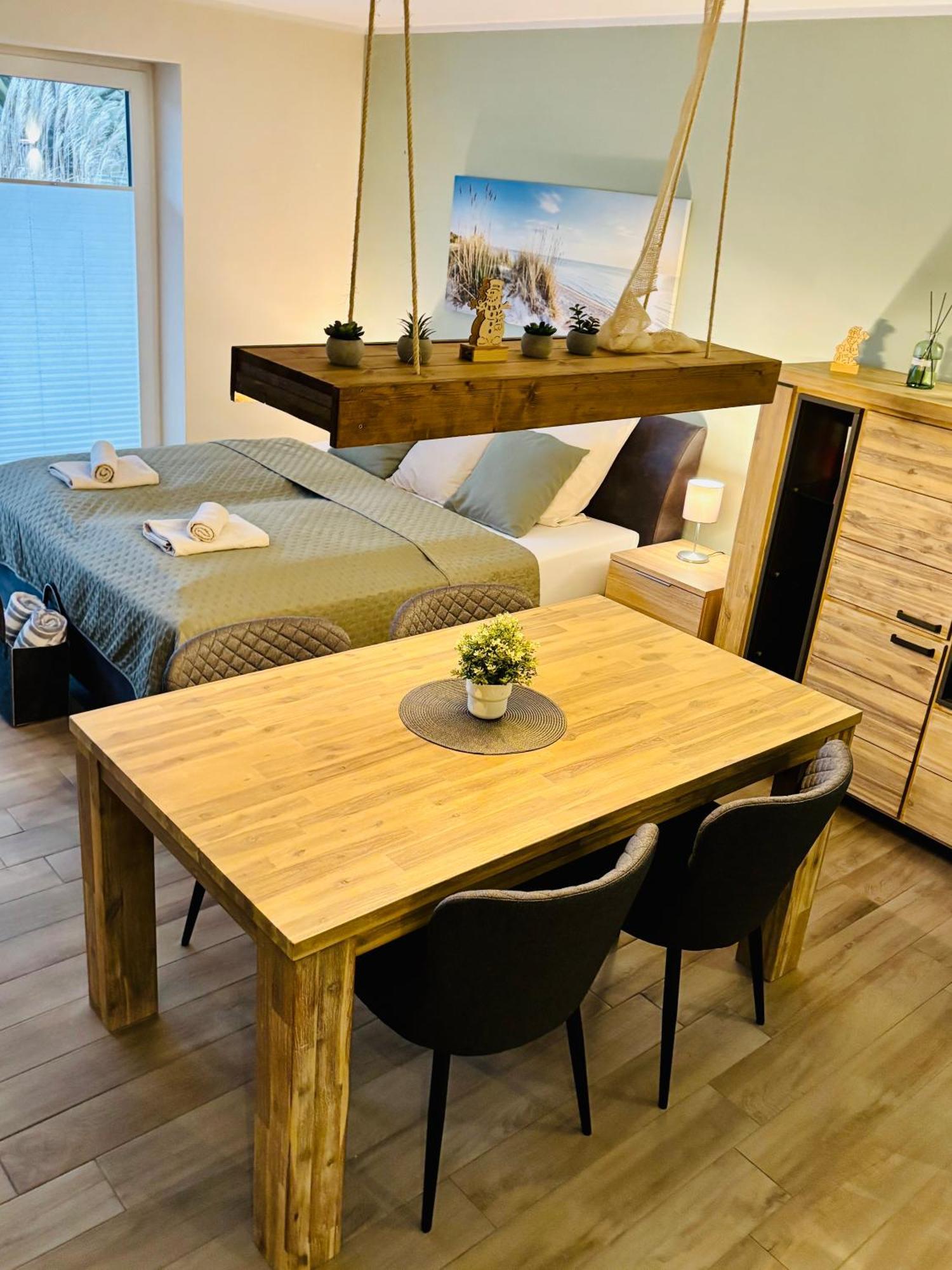 Kleine Auszeit -- Inklusive Parkplatz & Wifi, Geschirrspueler, Waschmaschine & Terrasse Mit Strandkorb -- Perfekt Fuer Urlaub & Business Scharbeutz Eksteriør billede