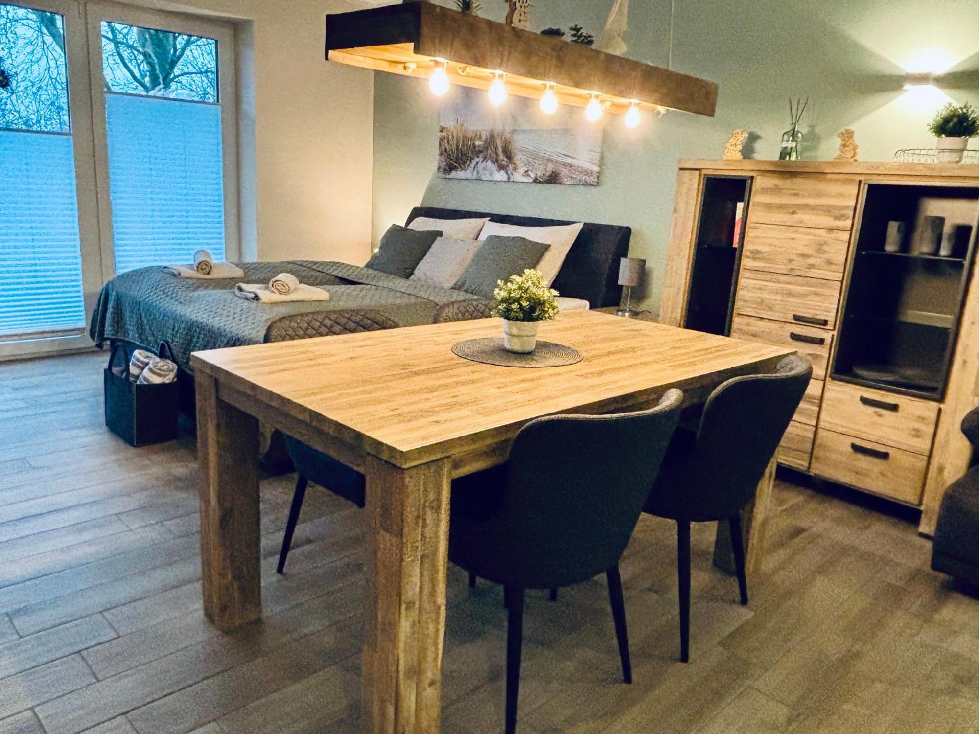 Kleine Auszeit -- Inklusive Parkplatz & Wifi, Geschirrspueler, Waschmaschine & Terrasse Mit Strandkorb -- Perfekt Fuer Urlaub & Business Scharbeutz Eksteriør billede
